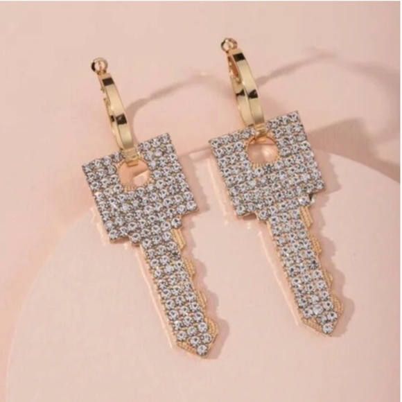 ❤️ FREE Key Rhinestone Chic Glam Artsy Party Modern Hipster Hippie Drop Earrings - Picture 3 of 3